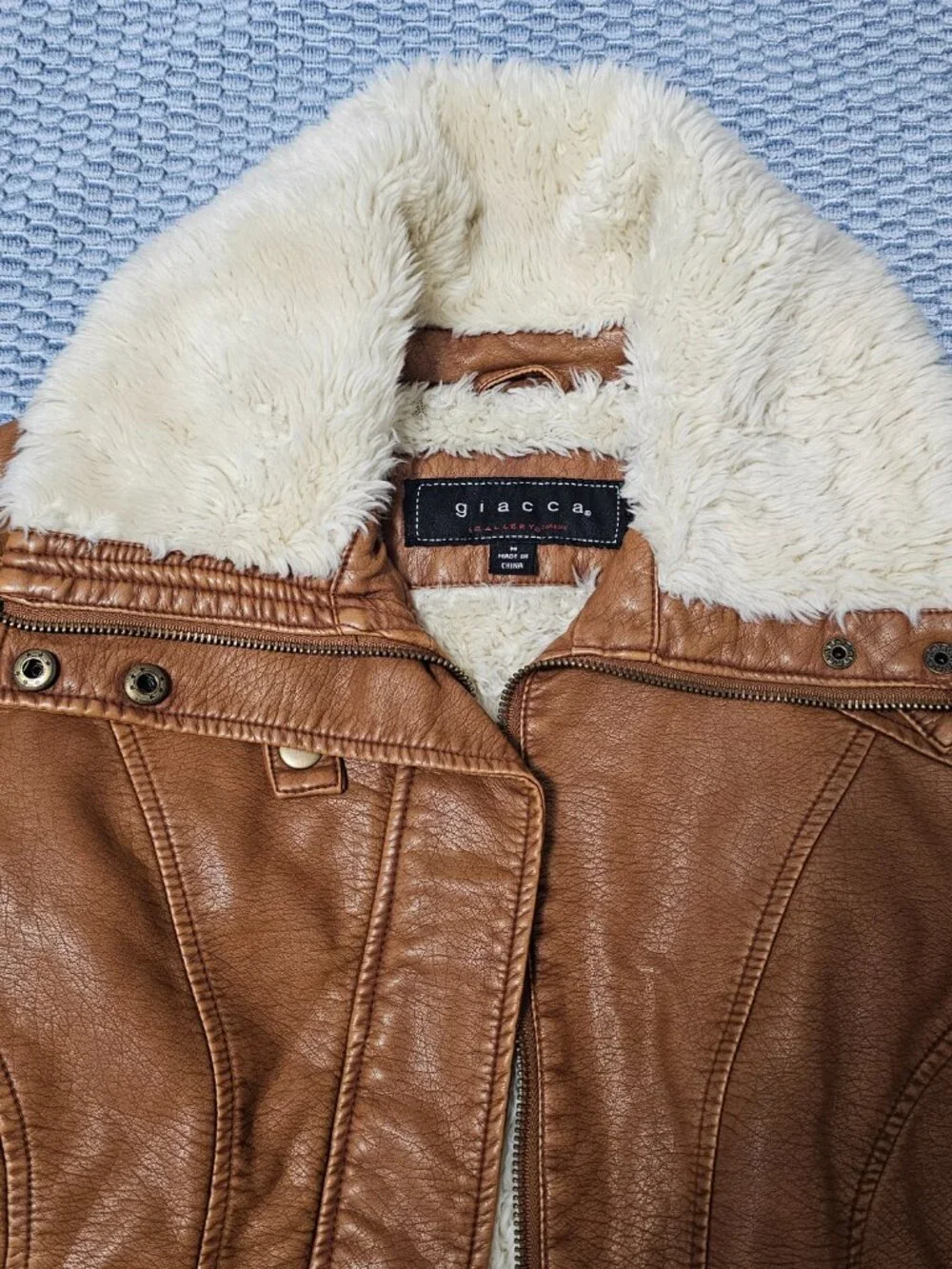 NEW Giacca Vegan Leather Khaki Sherpa Lining Women's Jacket - Size Medium - Picture 4 of 7